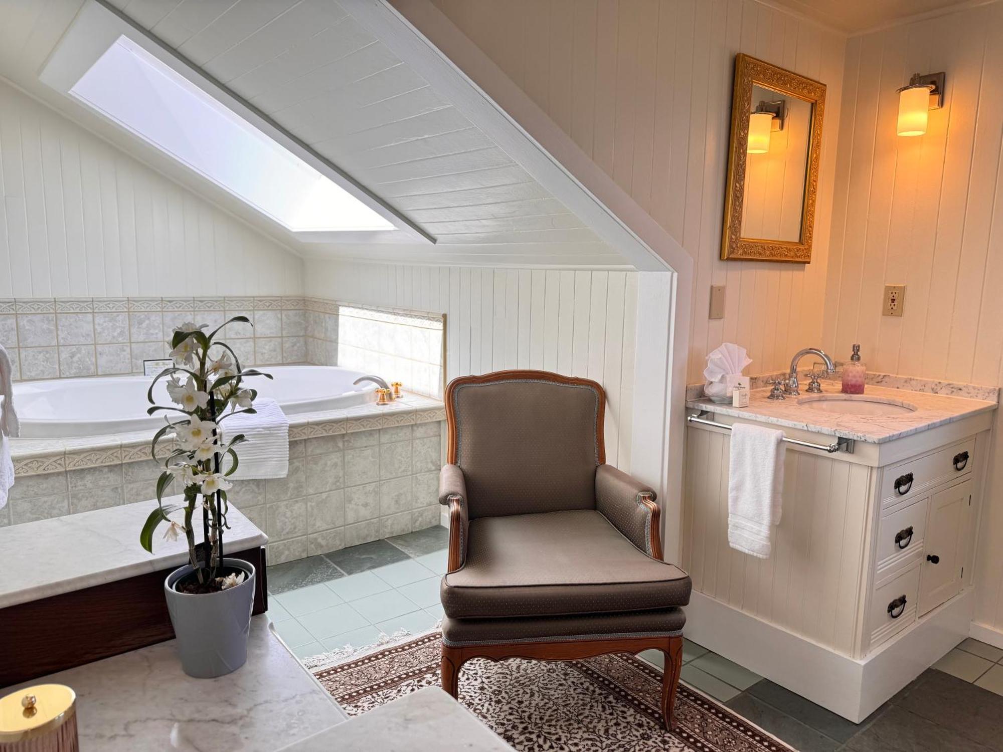 빅토리아 프라이어 캐슬 인 B&B 외부 사진
